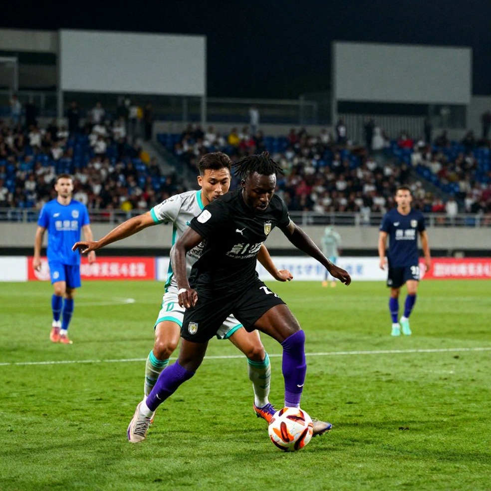 A Point Saved by Gloves: Indonesia 0-0 Malaysia and the Void Named Thom Haye A Point Saved by Gloves: Indonesia 0-0 Malaysia and the Void Named Thom Haye
