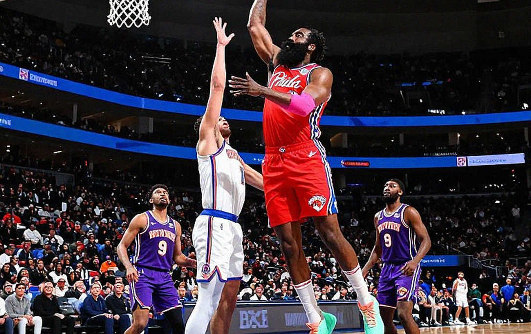 Beşiktaş thắng Karşıyaka trong giao hữu: Jeffries gánh đội, bảng lương EuroLeague mới là ẩn số