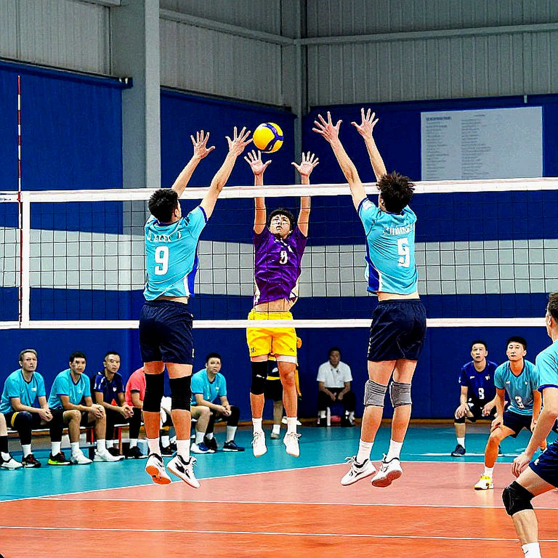 SMU chấm dứt chuỗi 58 trận bất bại trên sân nhà của Pitt: khối chắn, dữ liệu và một set đấu 38-36