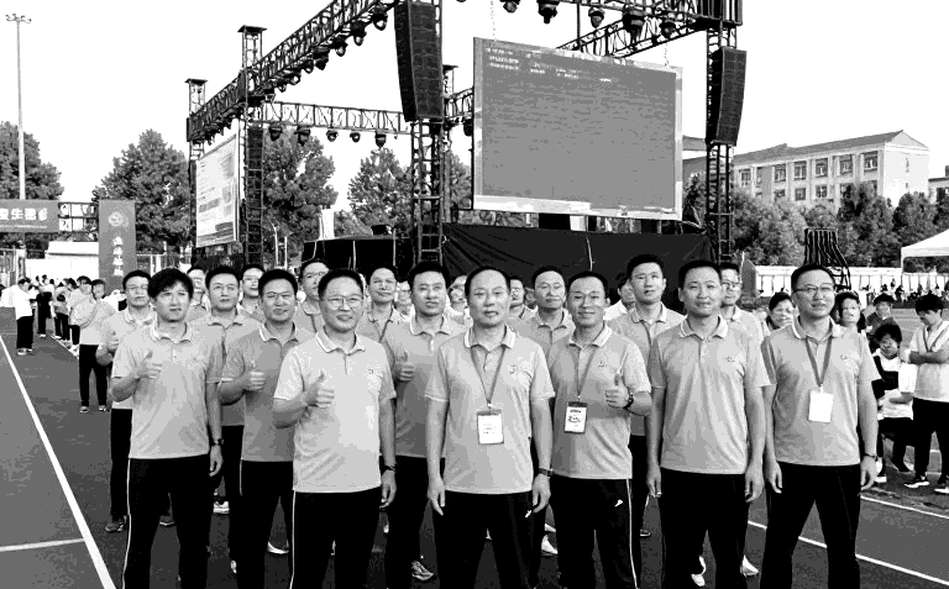 Olyslagers, tấm bạc 1,95m và 75.000 USD: khi bảng tiền thưởng đọc lại một đêm nhảy cao