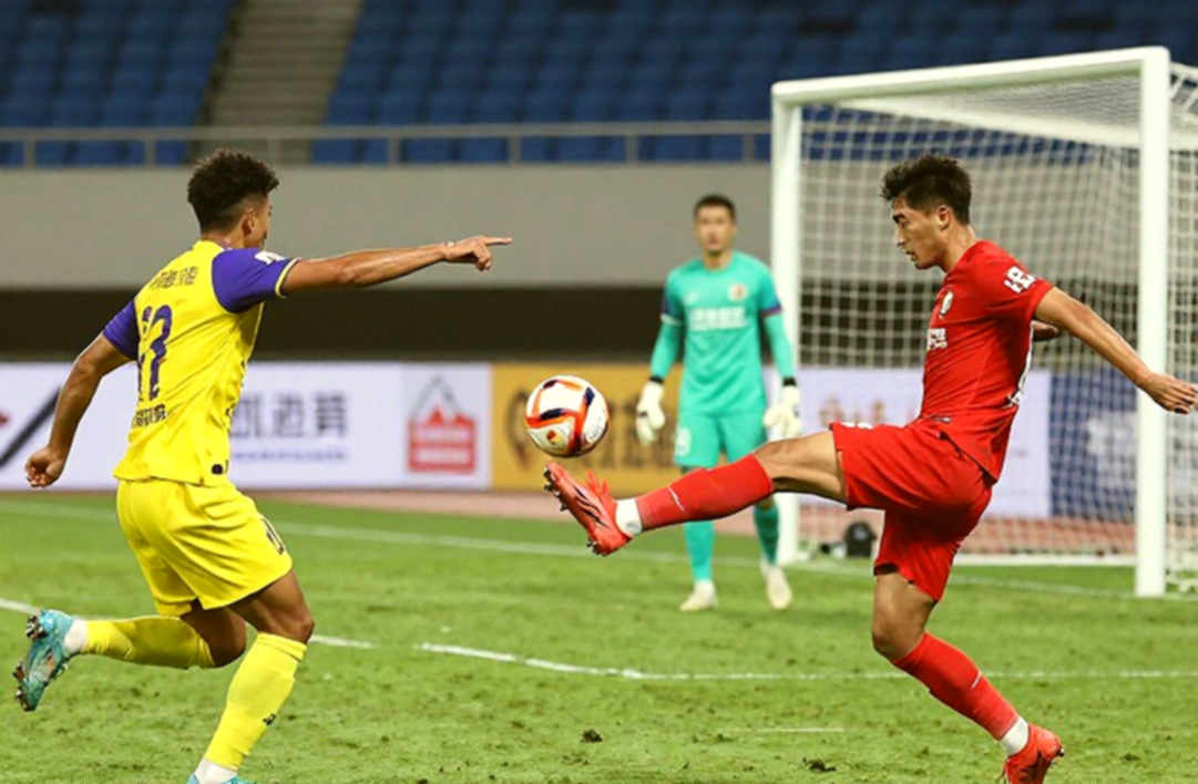 Chấn thương Nguyễn Xuân Son và bài toán quản lý tải bị bỏ quên ở V.League