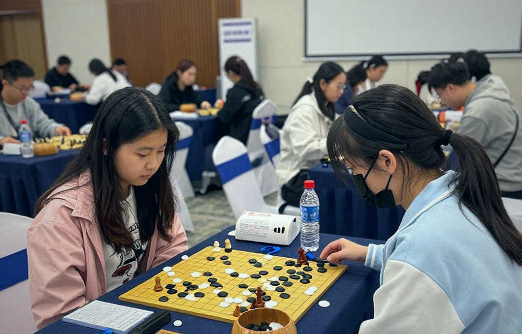 Liang hạ Niemann ở ngày khai mạc Giải vô địch cờ vua Mỹ: ván đấu không có nước cờ nào được kể lại