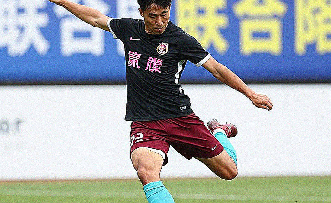 Vietnamese Football and Nine Layers of Data: Analysis Begins From Zero