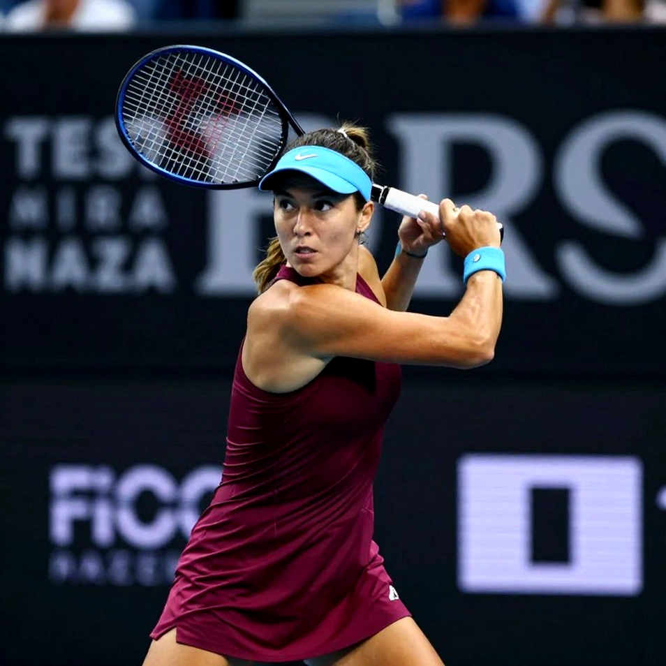 Gauff thắng Osorio sau ba tuần nghỉ: 7-6(4), 4-6, 6-2 và những khoảng trống trong bảng dữ liệu