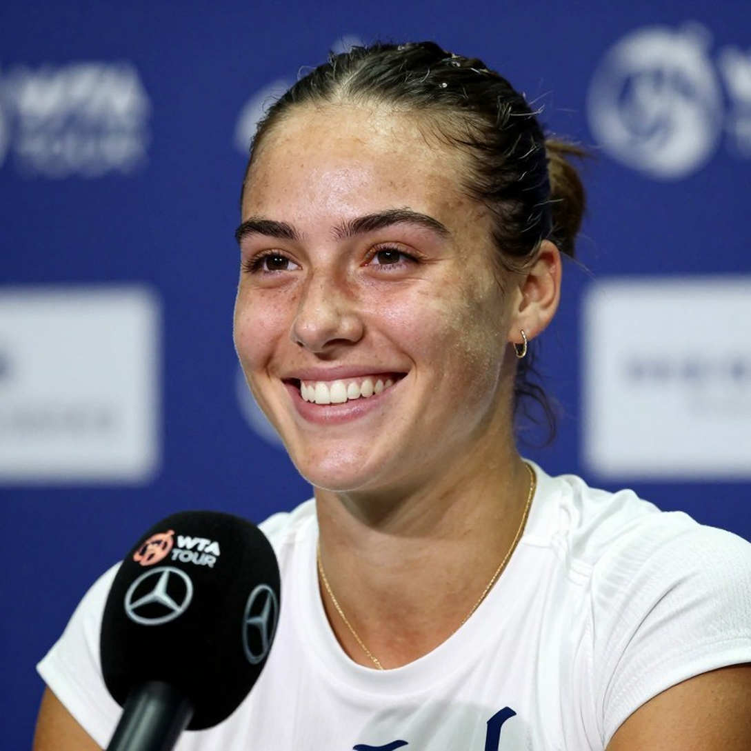Sun Xinran và cú giao bóng đầu tiên ở ngưỡng cửa WTA 1000 Sun Xinran và cú giao bóng đầu tiên ở ngưỡng cửa WTA 1000