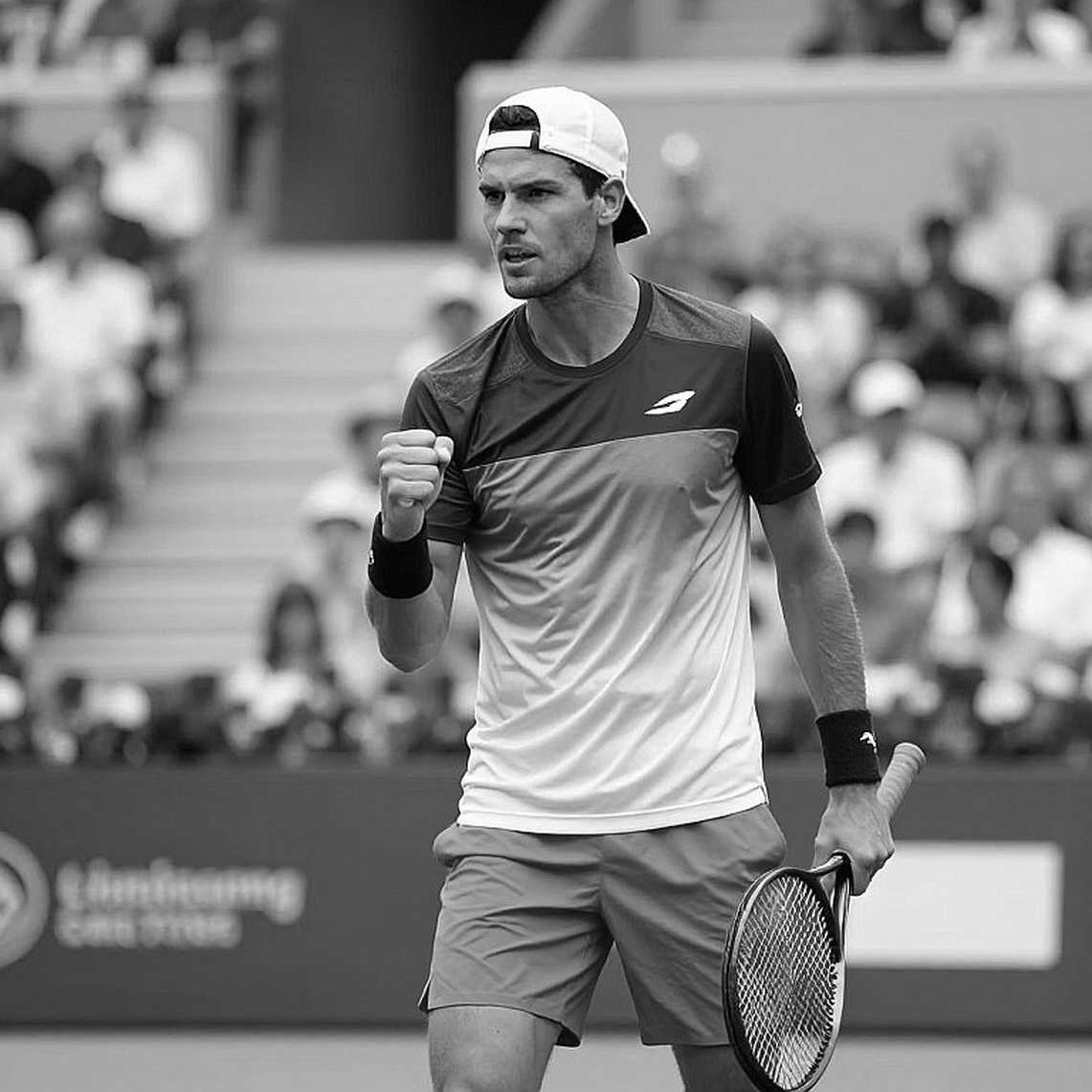 Sun Xinran và cú giao bóng đầu tiên ở ngưỡng cửa WTA 1000 Sun Xinran và cú giao bóng đầu tiên ở ngưỡng cửa WTA 1000